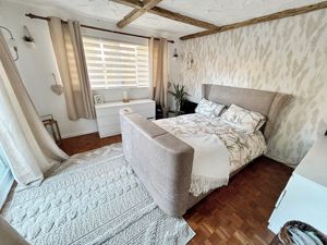 Bedroom- click for photo gallery